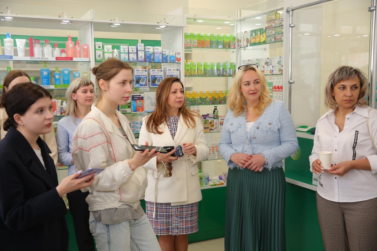 Фото В отдалённом районе Новосибирска открылась муниципальная аптека 3